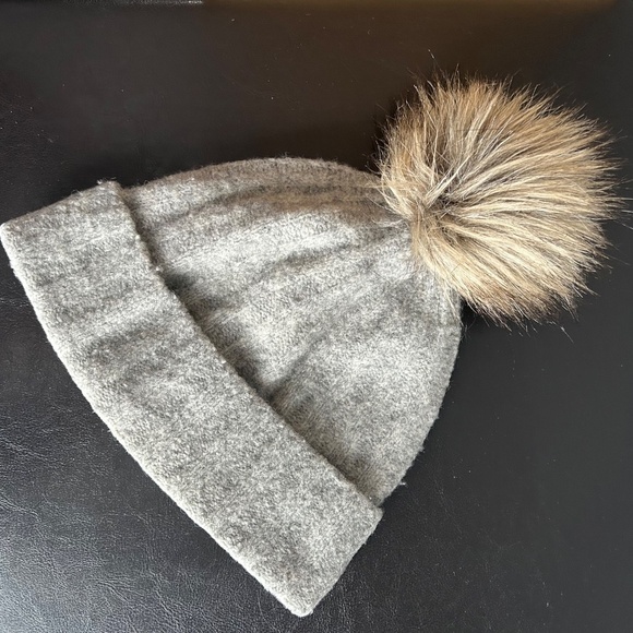 Babaton (Aritzia) Grey Wool Blend Knit Beanie Hat - Picture 11 of 11